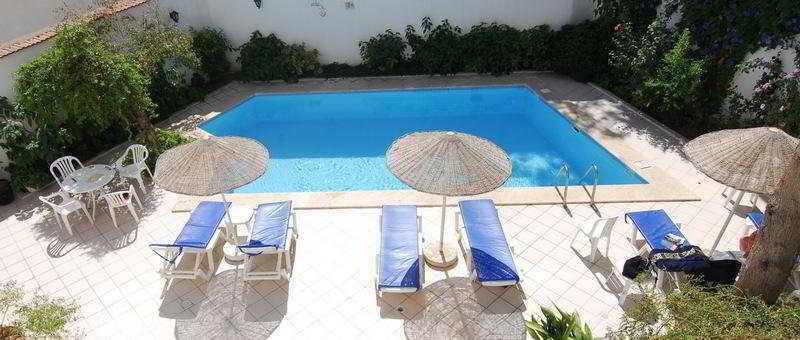 Akdeniz Apart Hotel Kuşadası Exterior photo