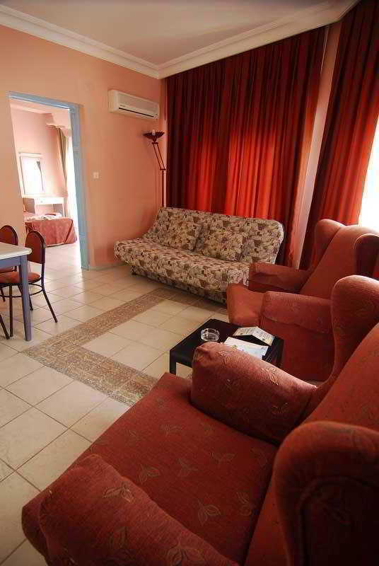 Akdeniz Apart Hotel Kuşadası Exterior photo